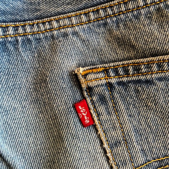 Men’s Levi’s 501 Straight Leg, blue denim, button fly 42” waist - Picture 6 of 7